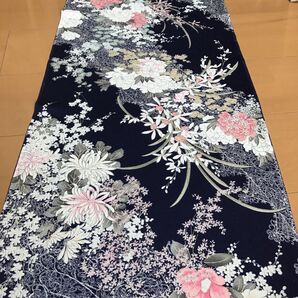 ★着物ハギレ 草花金銀彩 紺半身頃★ 29 手芸 細工 着物はぎれ 正絹 はぎれ 小物づくり 古布 花 半襟にも