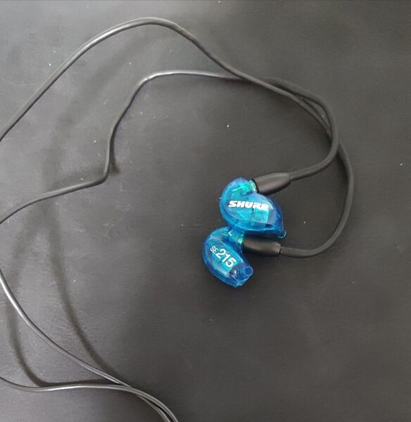shure se215 special edition ケース・イヤピース付き
