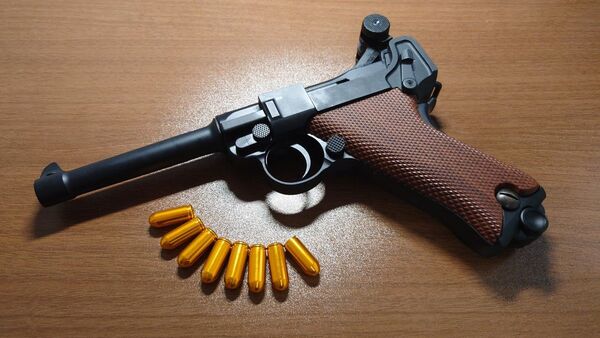 ルガー P08 ブローバックトイガン 排莢式 レーザーモデルガン 即購入可