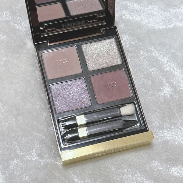トムフォード TOM FORD アイカラークォード 01S メタリックモーブ アイシャドウ コスメ 限定