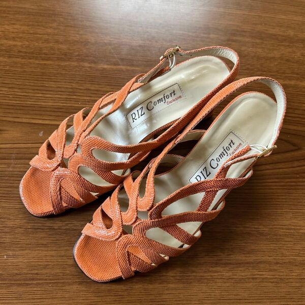 美品☆RIZ Comfort オレンジ ストラップサンダル 23㎝3E