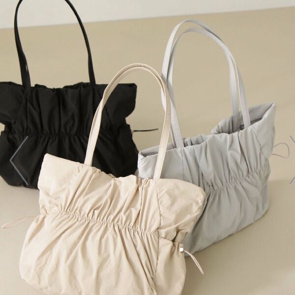 NATURAL BEAUTY BASIC ギャザリングライトトートバッグ