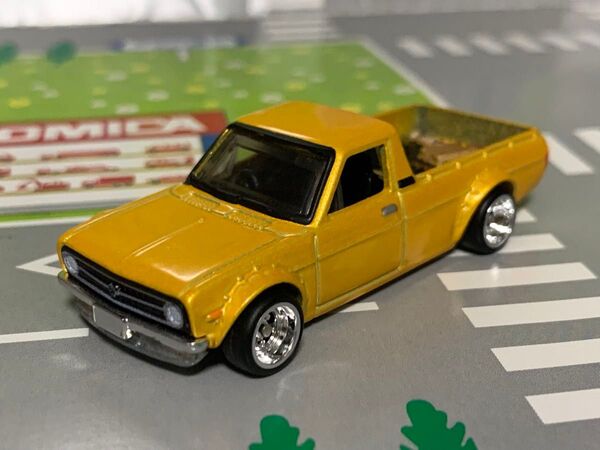 ホットウィール プレミアム 1975 ダットサン サニートラック