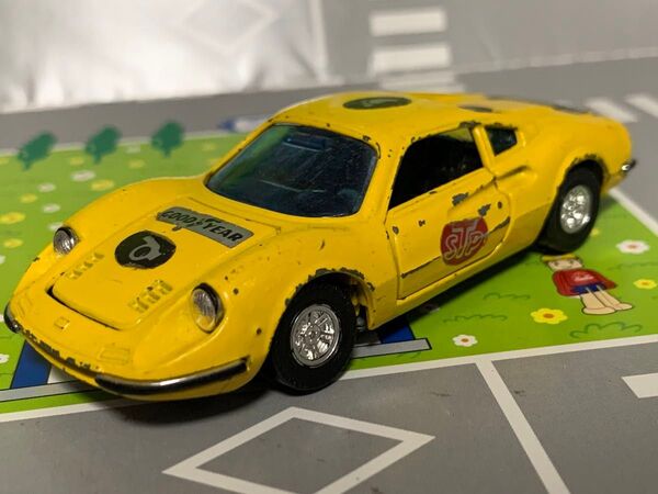 サクラ スーパーカーシリーズ 1/43サイズ フェラーリ ディーノ246GT 日本製