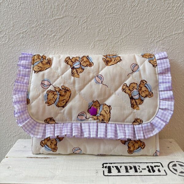 ハンドメイドポーチ ハンドメイド 通帳ケース お薬手帳ケース 母子手帳ケース マルチケース キルティング フリル くま