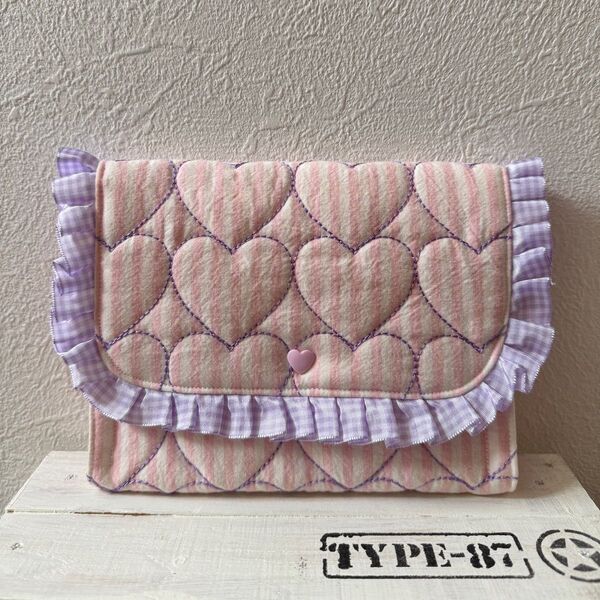 ハンドメイドポーチ ハンドメイド マルチケース お薬手帳ケース 通帳ケース 母子手帳ケース キルティング ハート