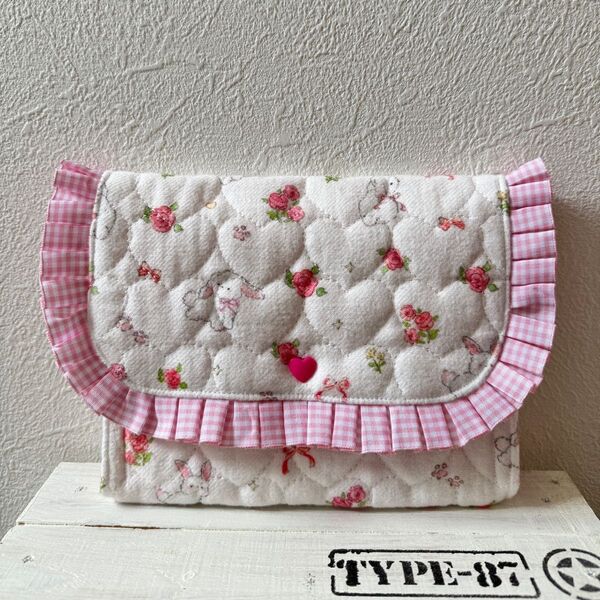 ハンドメイドポーチ ハンドメイド マルチケース 通帳ケース お薬手帳ケース 母子手帳ケース キルティング うさぎ 韓国生地