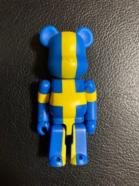 ベアブリック BE@RBRICK FLAG スウェーデン 100% シリーズ16