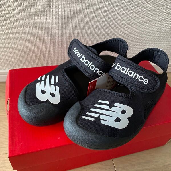 new balance サンダル ニューバランス 黒 ブラック