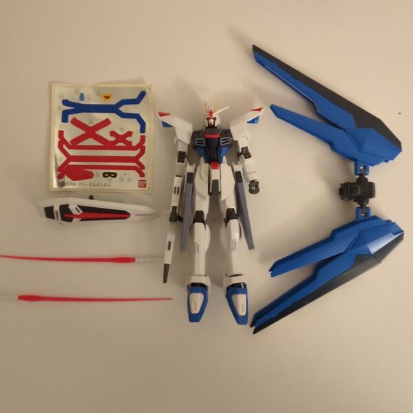 ガンプラHG 1/144 フリーダムガンダム 素組み完成品 付属品完備 プラモデル 機動戦士ガンダムSEED