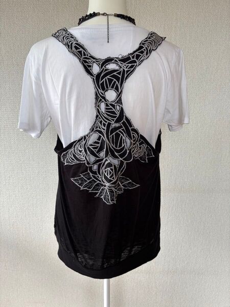 forever21背中開き薔薇刺繍 黒ノースリーブトップス Mサイズ