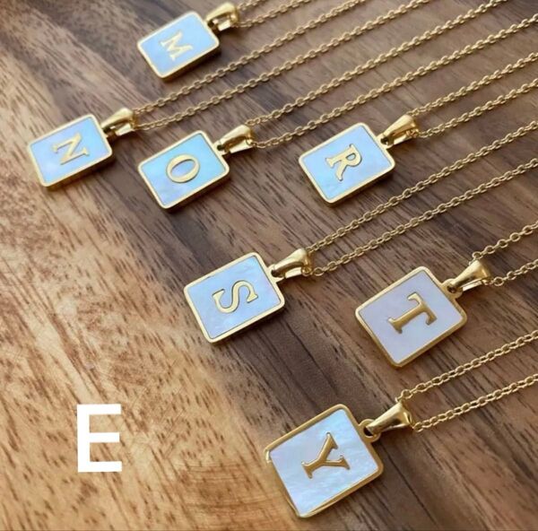 イニシャル ネックレス シェル E 推し活 プレゼント チェーン ゴールド アクセサリー アルファベット