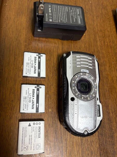 リコー RICOH WG-4 中古 動作確認済 バッテリー3個と充電器付 送料込み コンパクトデジタルカメラ