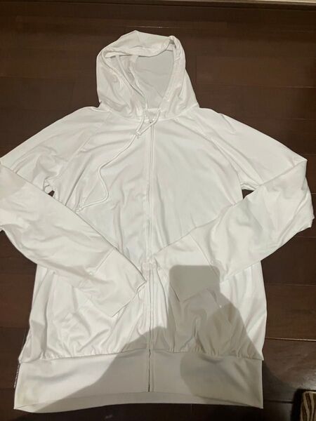 ラッシュガード ホワイト UVカットパーカー 水着 ショートパンツ プール 海 長袖