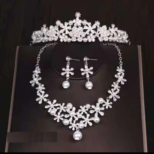 ウェディング ブライダル ティアラ ネックレス ピアス アクセサリー 結婚式 セット