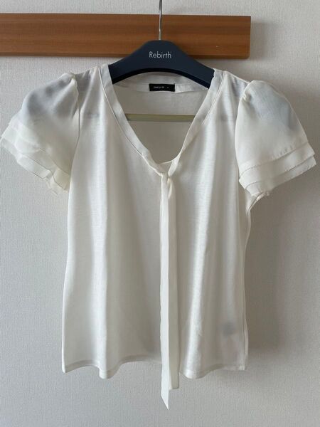 未使用に近い 美品 コムサイズム ホワイト 半袖 トップス カットソー リボン シフォン シースルー