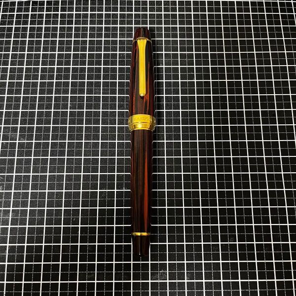 セーラー 万年筆 プロフェッショナルギア マーブルエボナイト 長刀研ぎ 中字