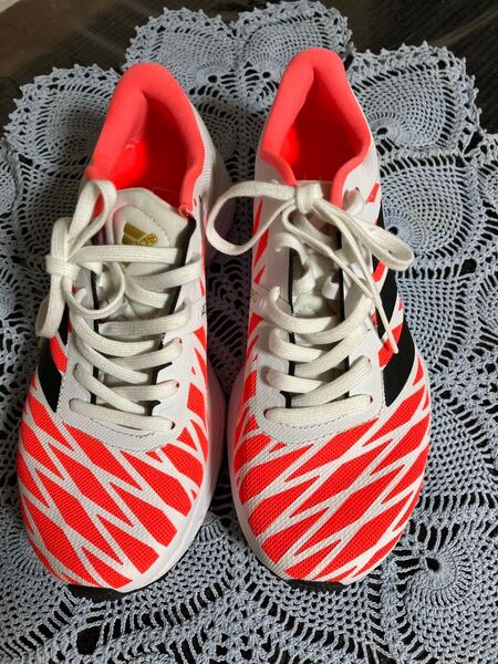 adidas ランニングシューズ 24cm.