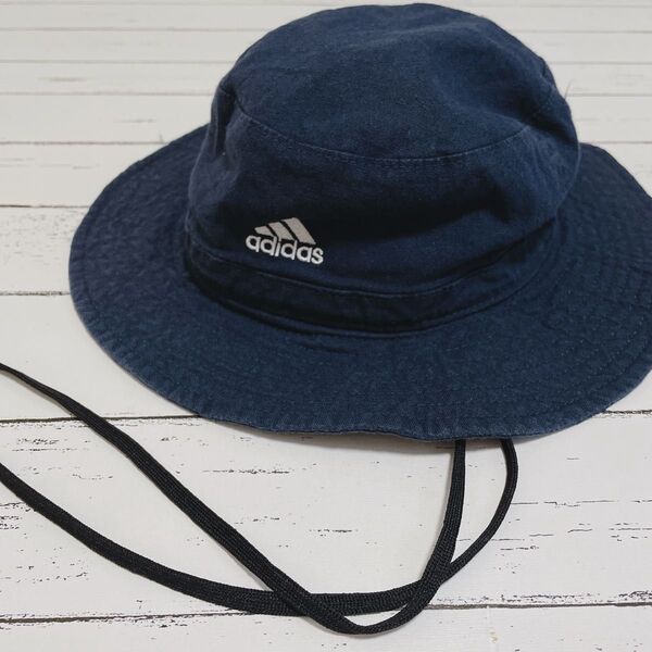 【adidas】アディダス アドベンチャーハット カレッジネイビー 58cm 麻綿混 ロゴ刺繍 サファリハット 帽子