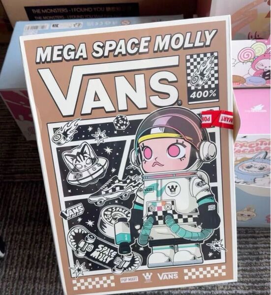 POPMART MEGA SPACE MOLLY 400% VANS