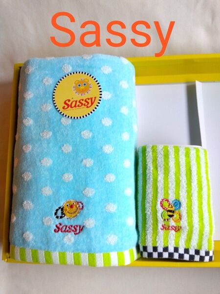 【未使用】Sassy タオルセット ① バスタオル 1枚 ウォッシュタオル 1枚 水色 ドット 黄緑 ストライプ サッシー