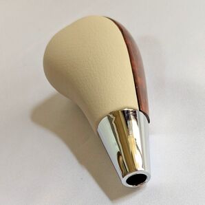 【新品!シフトノブ】木目調×レザー コンビ クリーム色 M8mmカスタム トヨタ汎用 AT車用 高級 シンプル グレードアップ
