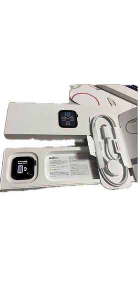 Apple Watch SE 第2世代 GPSモデル 40mm ミッドナイトアルミニウムケース スポーツバンド S/M