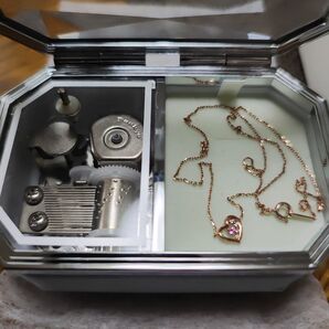 オルゴール付きジュエリーケースとネックレス 2点セット