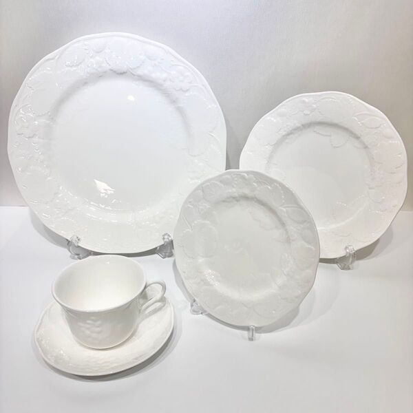希少!新品・未使用・廃盤品!ウェッジウッド ストロベリーバイン 黒壺 5点