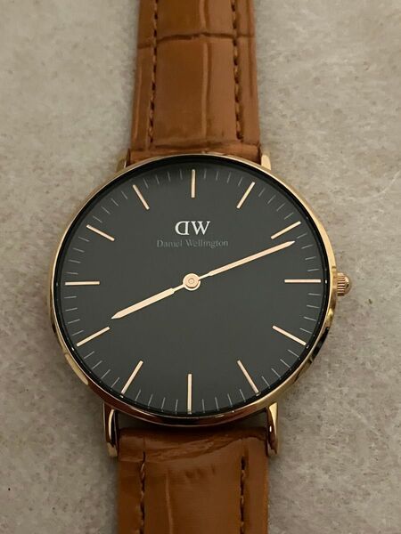 値下げ 稼働★Daniel Wellington ダニエルウェリントン QZ腕時計 革ベルト新品