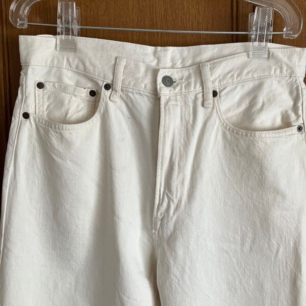 GU オフホワイトデニムパンツ
