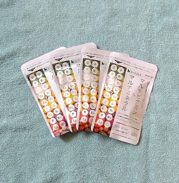 マルチビタミン&マルチミネラル シードコムス 約1ヶ月×4袋 seedcoms ベビー キッズ マタニティ 産後のサプリメント