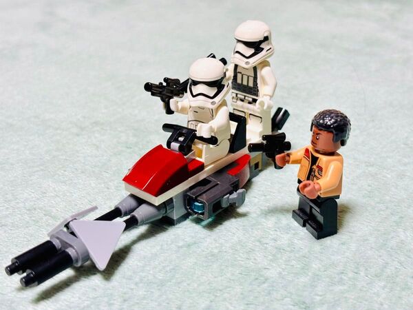 LEGO スターウォーズ/ ファーストオーダートルーパー & フィン スピーダーセット