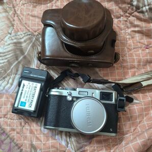 FUJIFILM X100S コンパクトデジタルカメラ