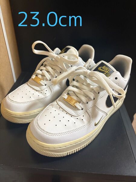 【最終値下げ】Nike Air Force 1 ホワイト/ブラック/ゴールド 23cm
