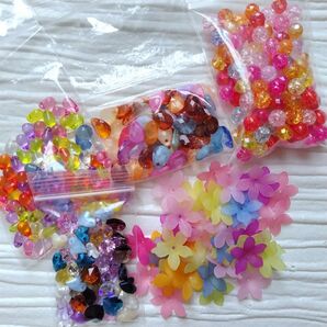 ハンドメイド カラフル ビーズ デコパーツ チャーム 花 ビーズ詰め合わせ