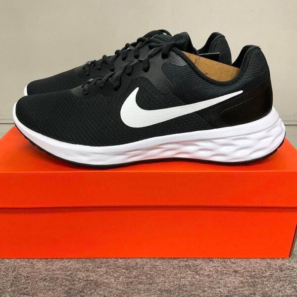 新品 NIKE ナイキ レディース ランニングシューズ スニーカー 23.5