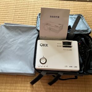 QKK 小型プロジェクター