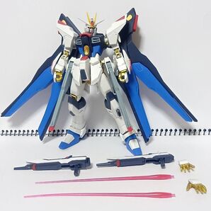 1/144 HG ストライクフリーダムガンダム 機動戦士ガンダムSEED DESTINY ガンプラ プラモデル 完成品