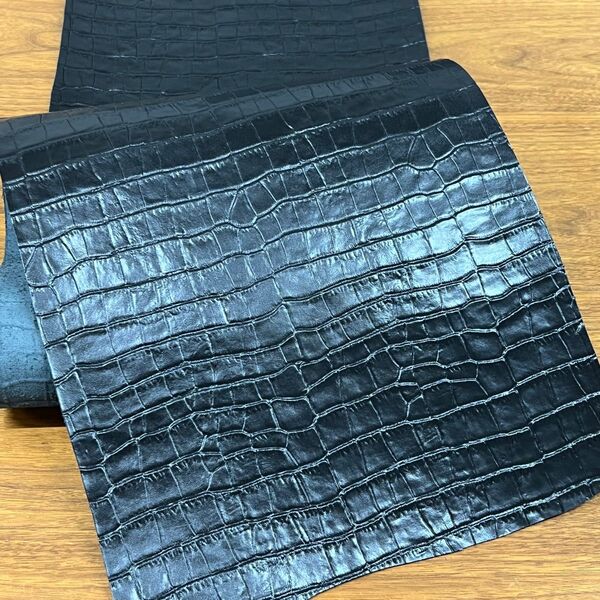 姫路レザー 牛革ハギレ クロコ型押し 黒 レザークラフト