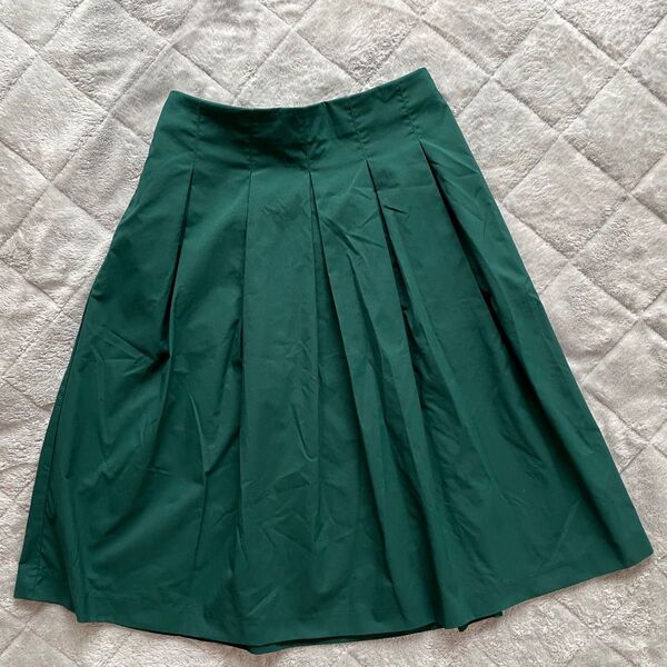 UNIQLO ユニクロ ハイウエストドライストレッチタックスカート 膝丈プリーツスカート グリーン Mサイズ 222-404690