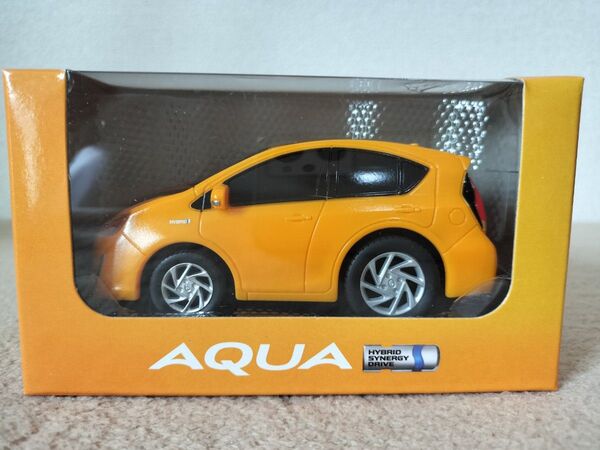 トヨタ アクア AQUA 非売品 プルバックカー ミニカー