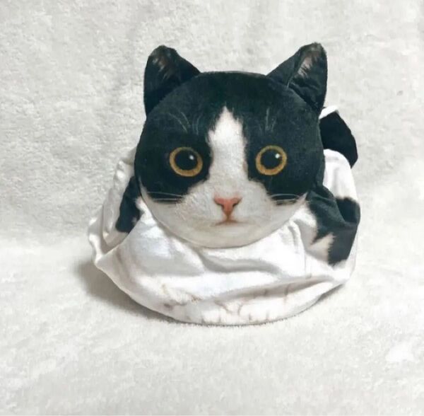 猫巾着 ポーチ ハチワレ 巾着袋 猫 小物入れ 猫のまんまる巾着 大容量