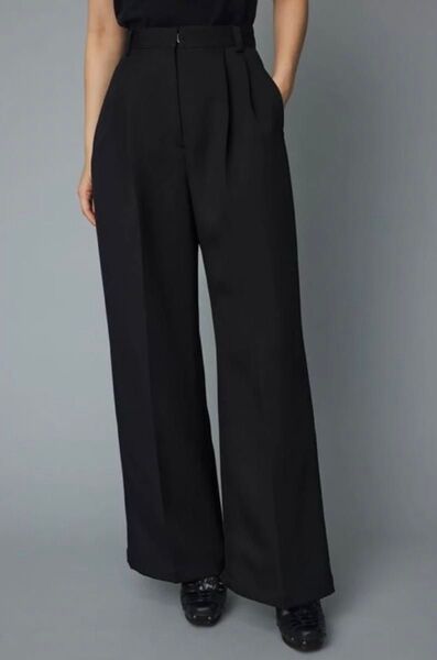 HeRIN.CYE/Center press pants ヘリンドットサイ 黒 ブラック タックパンツ