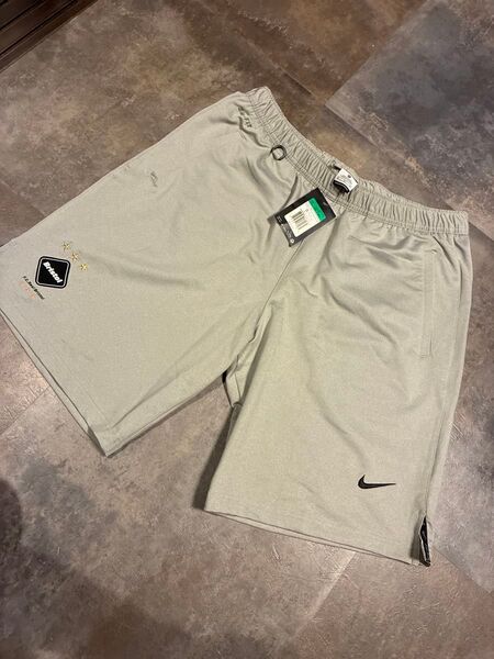 超貴重品 新品未使用 FCRB×NIKE SOPH XL ハーフパンツ星3