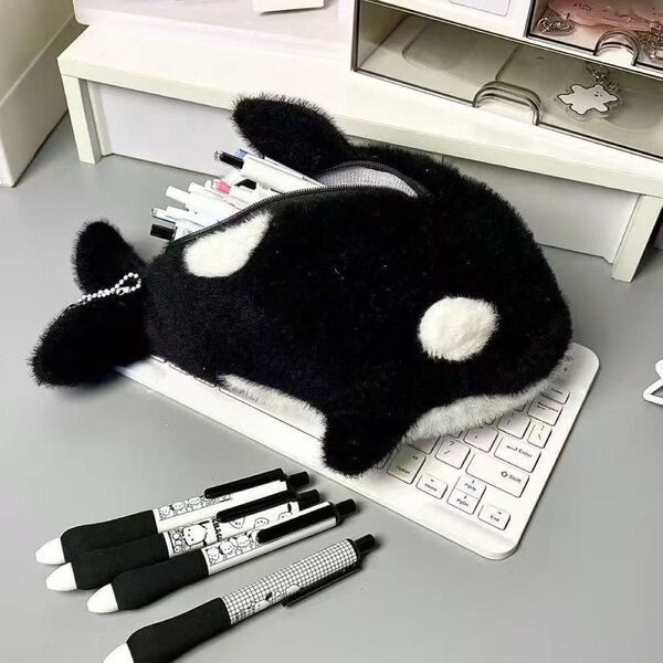 シャチ ペンケース ビッグ筆箱 大容量 文房具 化粧ポーチ 小物入れ 多機能 ぬいぐるみ 女の子 小学生 中学生 かわいいサカマタ
