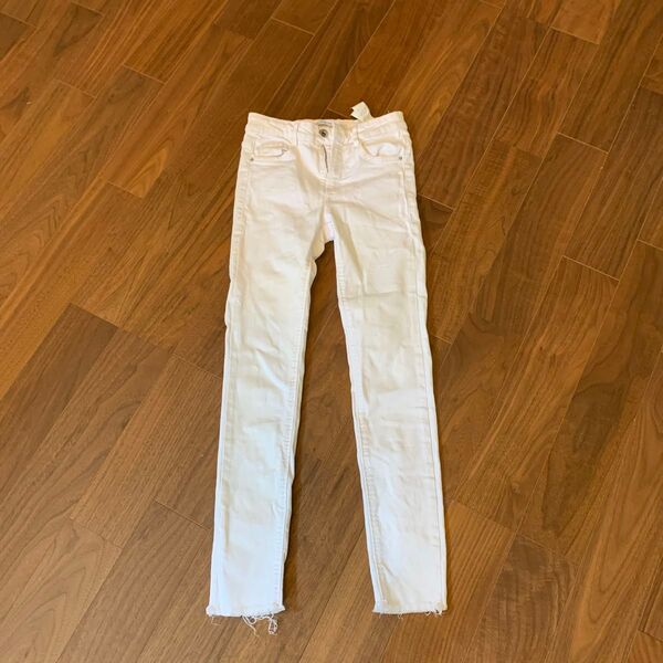 ZARA スキニーデニム カットオフ ホワイト