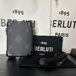 定価35.4万円 超希少 Berluti × GLOBE-TROTTER コラボ ミニショルダーバッグ 黒染め