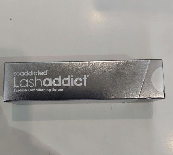 新品未使用 ラッシュアディクト まつ毛美容液 5ml 匿名配送 即購入可 定価11.000円 Lashaddict