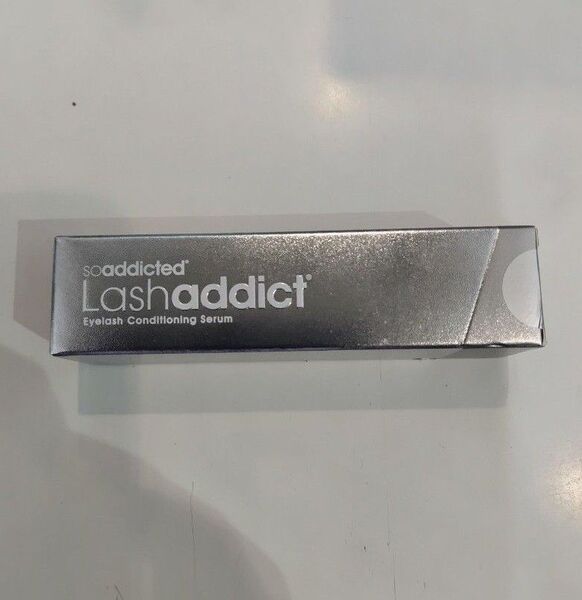 新品未使用 ラッシュアディクト まつ毛美容液 5ml 匿名配送 即購入可 定価11.000円 Lashaddict